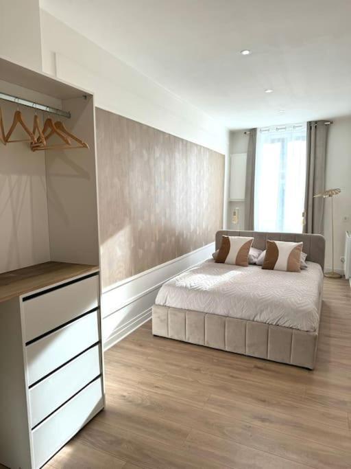 Appartement Avec Magnifique Vue Sur La Saone Et Son Balcon シャロン・シュル・ソーヌ エクステリア 写真